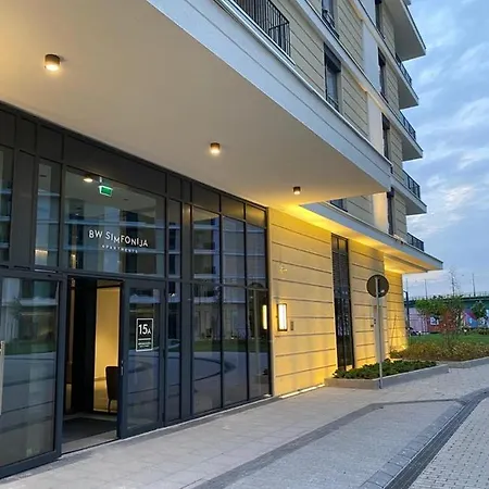 Symphony707 - Waterfront Apartment