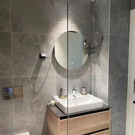 Symphony707 - Waterfront 公寓